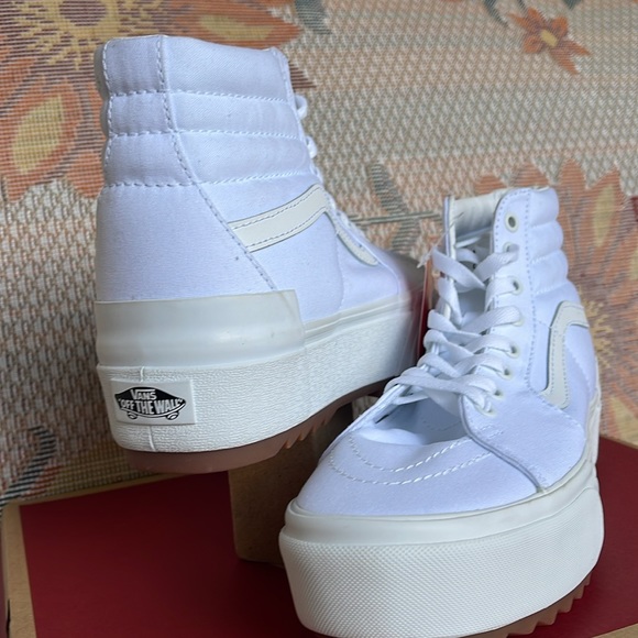 Vans Men’s Sk8-Hi Stacked (Canvas) True White
VN0A4BTWL5R Platforms Sneakers - Picture 13 of 16